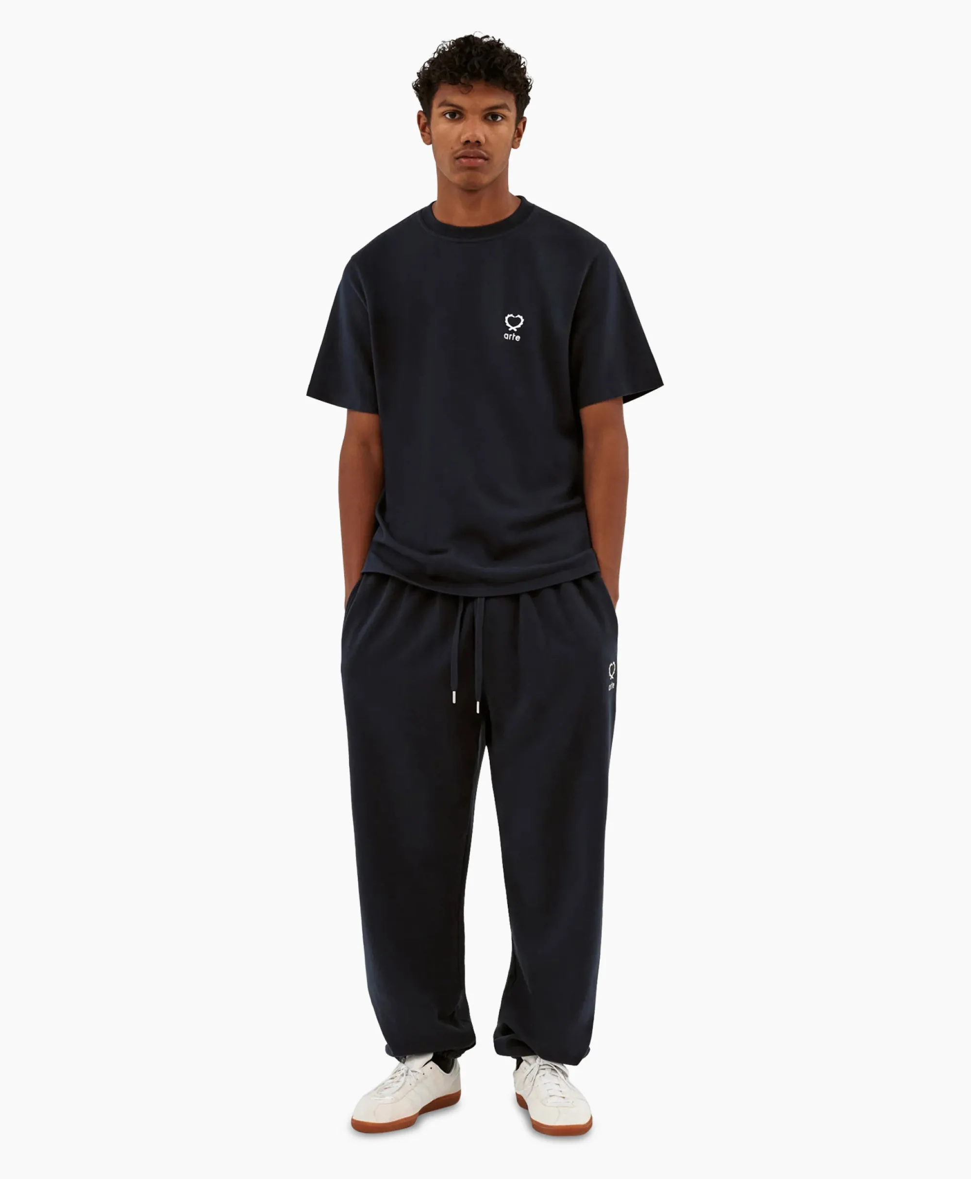 Arte Antwerp T-Shirt Korte Mouw Hearts Leaves Arte Logo Chest Donker Blauw*Heren T-Shirts